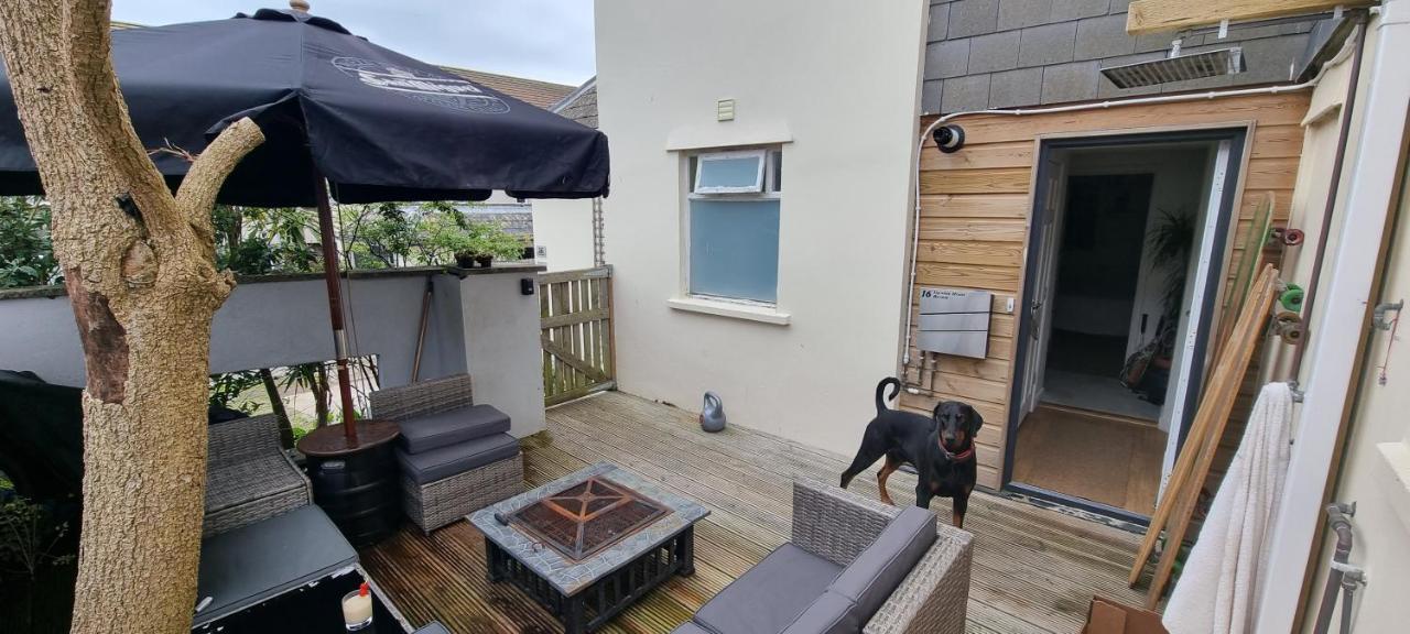 Hidden Gem Near The Beach With Pool Table New Quay Exterior foto